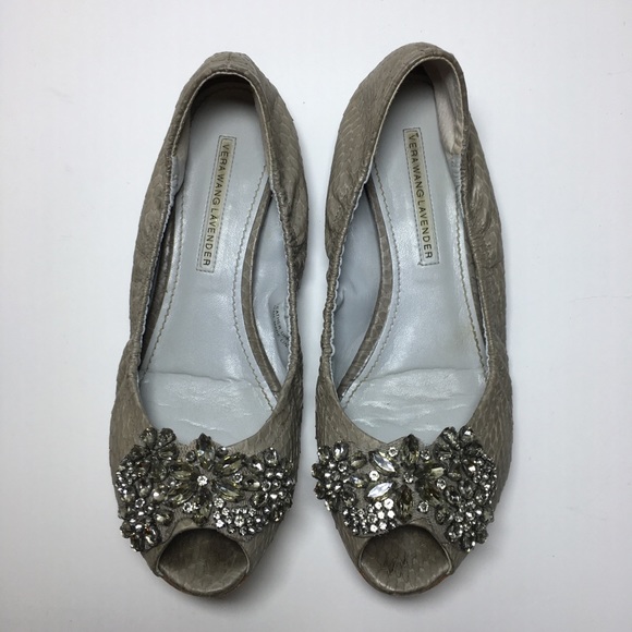 Vera Wang Lavender Gray Snake Peep Toe Flat 6.5 - Picture 2 of 7